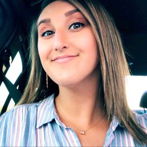 Meet your Posher, Makenzie